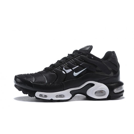 Air Max Plus Tn Black and White Running Shoes Men's