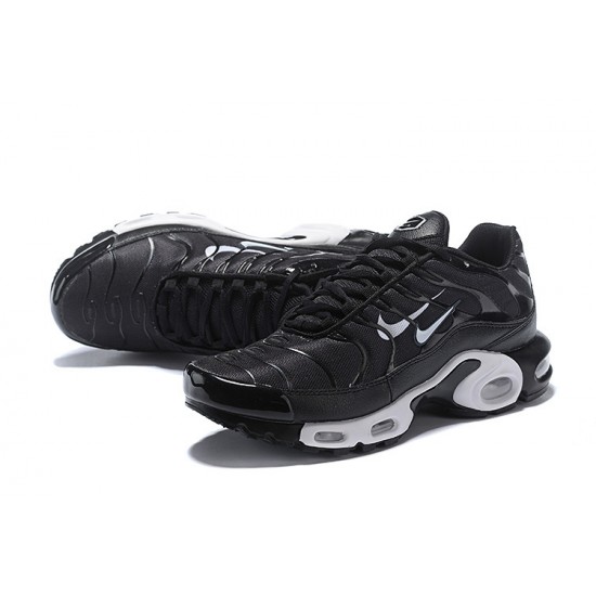 Air Max Plus Tn Black and White Running Shoes Men's