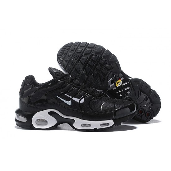 Air Max Plus Tn Black and White Running Shoes Men's