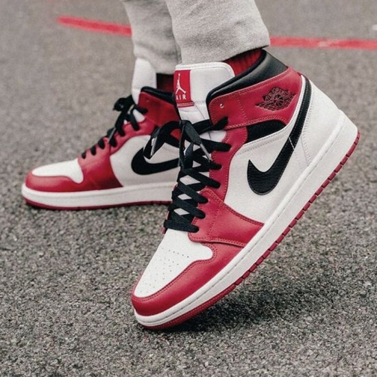 Nike Air Jordan 1 Mid "Chicago 2020" White/Gym Red-Black Basketball Shoes 554724 173 AJ1 Unisex Sneakers